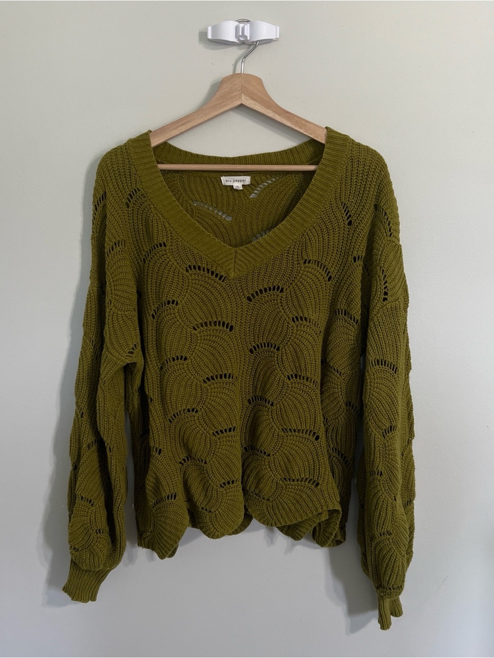 Blu Pepper Olive Green Open Knit V-Neck Sweater | Size M